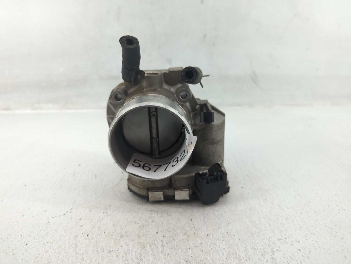 2012-2015 Kia Sorento Throttle Body P/N:35100-2G700 Fits Fits 2011 2012 2013 2014 2015 2016 OEM Used Auto Parts - Oemusedaut
