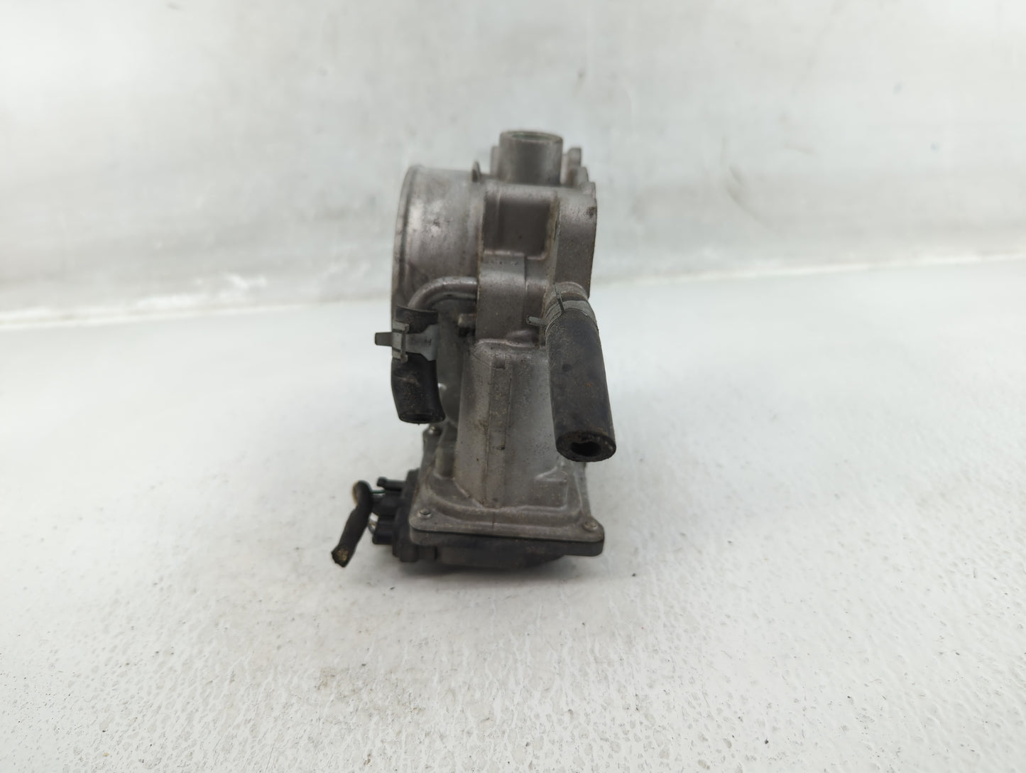 2014-2018 Kia Sorento Throttle Body P/N:35100-3CAA0 Fits Fits 2012 2013 2014 2015 2016 2017 2018 OEM Used Auto Parts - Oemus