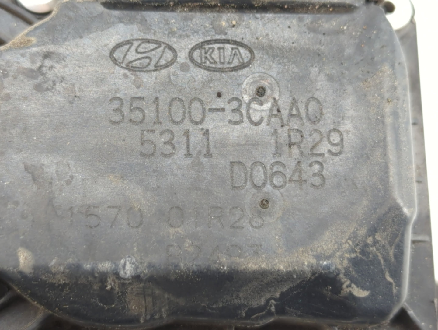 2014-2018 Kia Sorento Throttle Body P/N:35100-3CAA0 Fits Fits 2012 2013 2014 2015 2016 2017 2018 OEM Used Auto Parts - Oemus