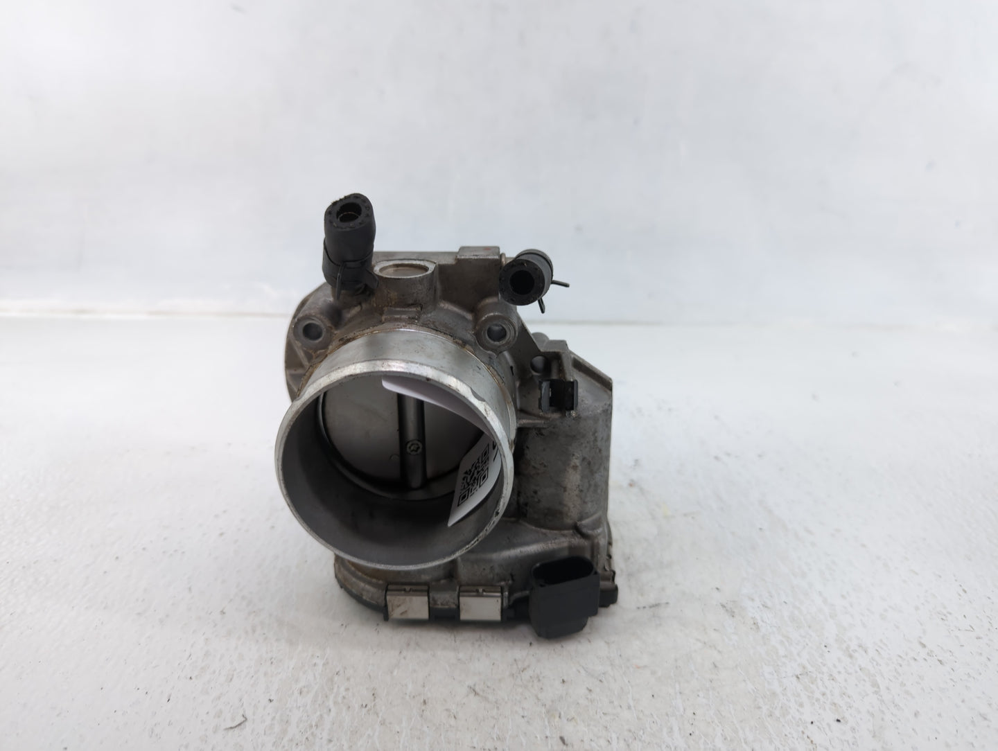 2012-2015 Kia Sorento Throttle Body P/N:35100-2G700 Fits Fits 2011 2012 2013 2014 2015 2016 OEM Used Auto Parts - Oemusedaut
