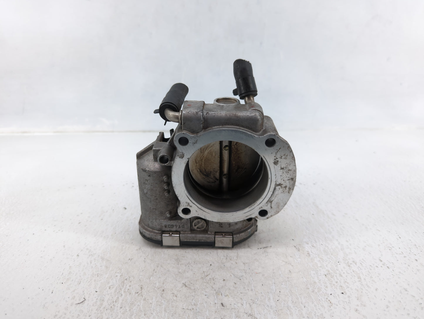 2012-2015 Kia Sorento Throttle Body P/N:35100-2G700 Fits Fits 2011 2012 2013 2014 2015 2016 OEM Used Auto Parts - Oemusedaut