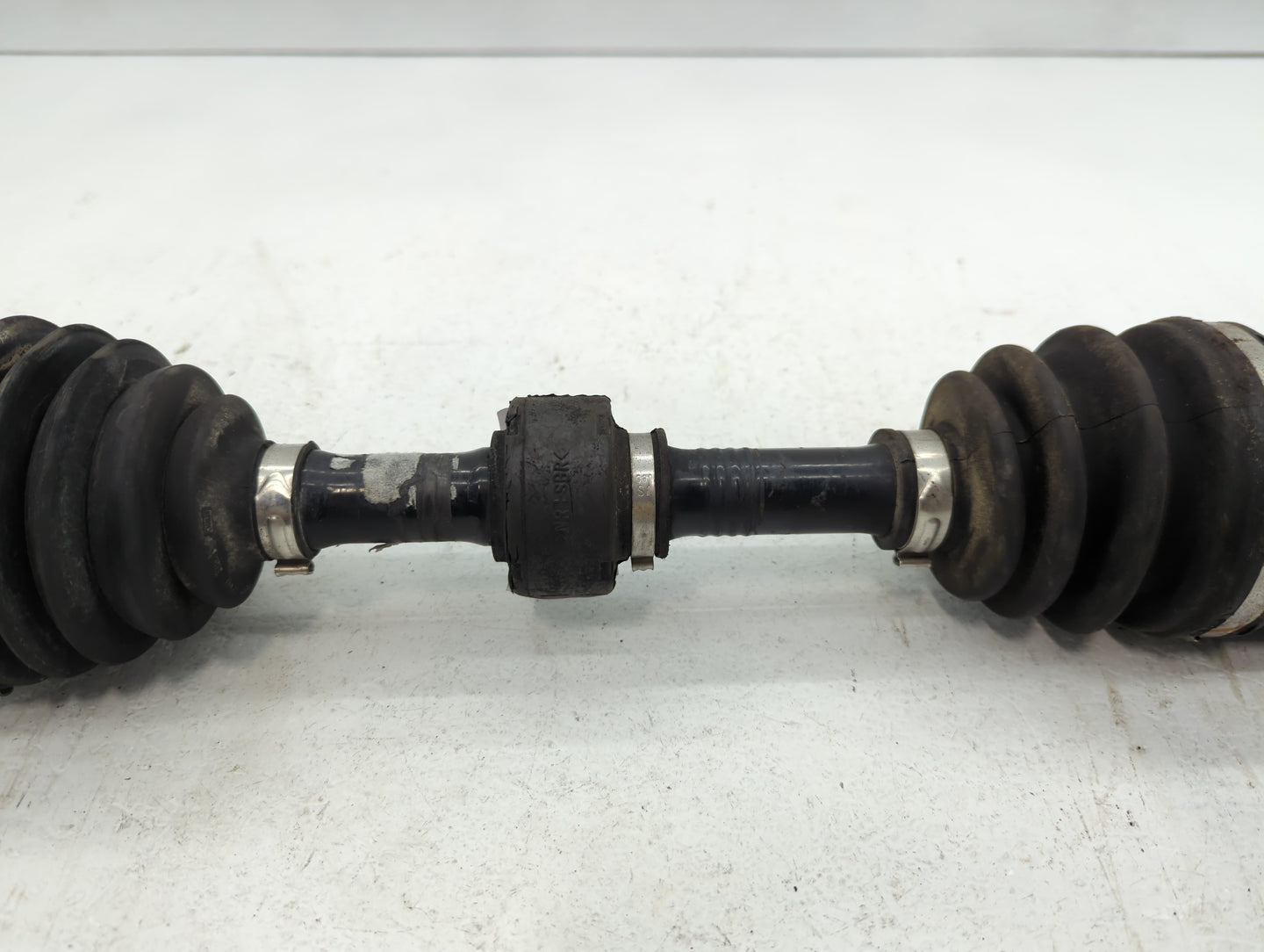 2015 Kia Sorento Axle Shaft Front Driver Cv C/v - Oemusedautoparts1.com