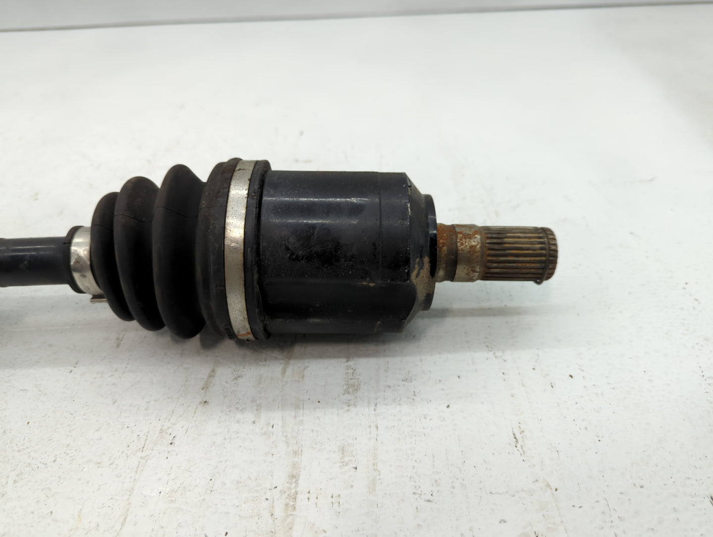 2015 Kia Sorento Axle Shaft Front Driver Cv C/v - Oemusedautoparts1.com