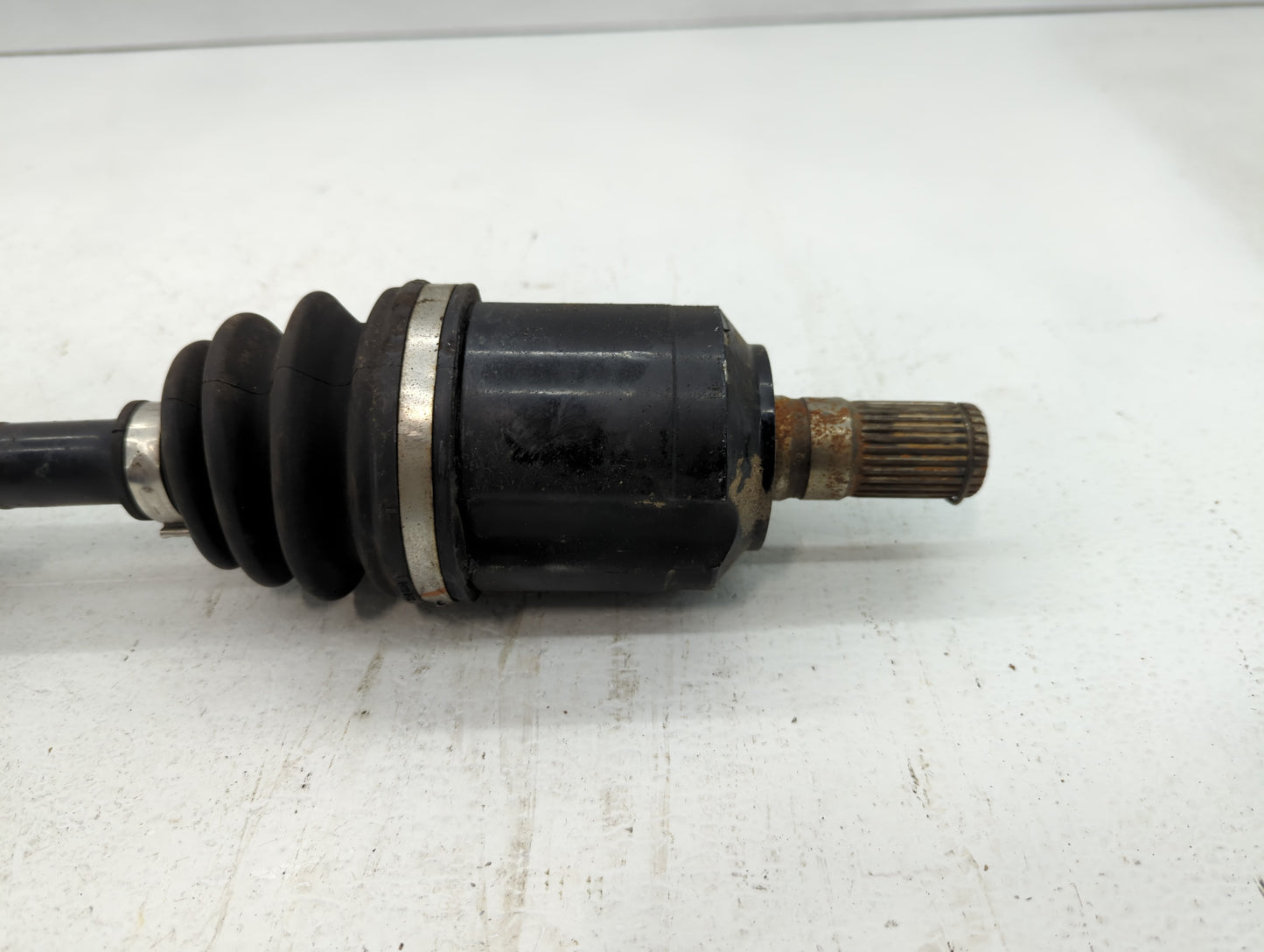 2015 Kia Sorento Axle Shaft Front Driver Cv C/v - Oemusedautoparts1.com