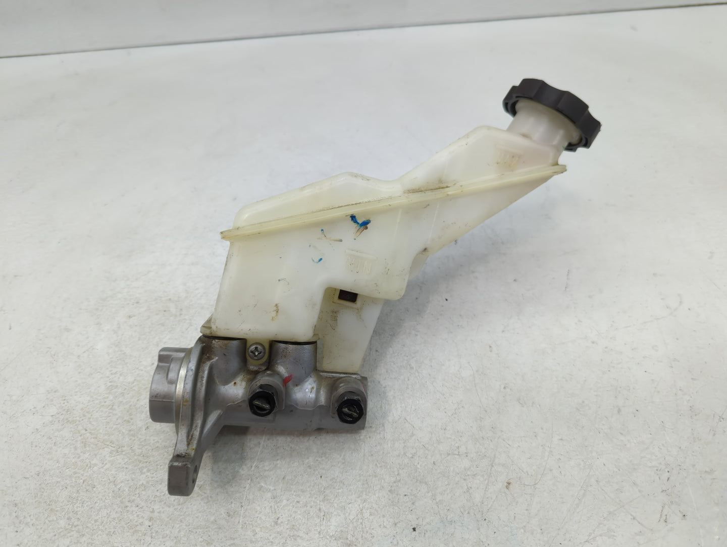 2014-2015 Kia Sorento Brake Master Cylinder - Oemusedautoparts1.com