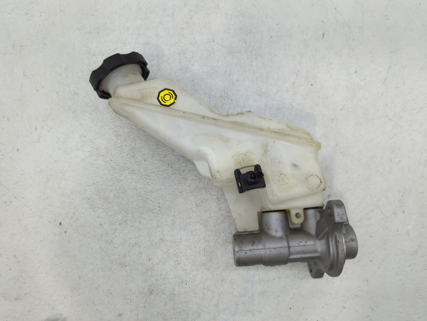 2014-2015 Kia Sorento Brake Master Cylinder - Oemusedautoparts1.com