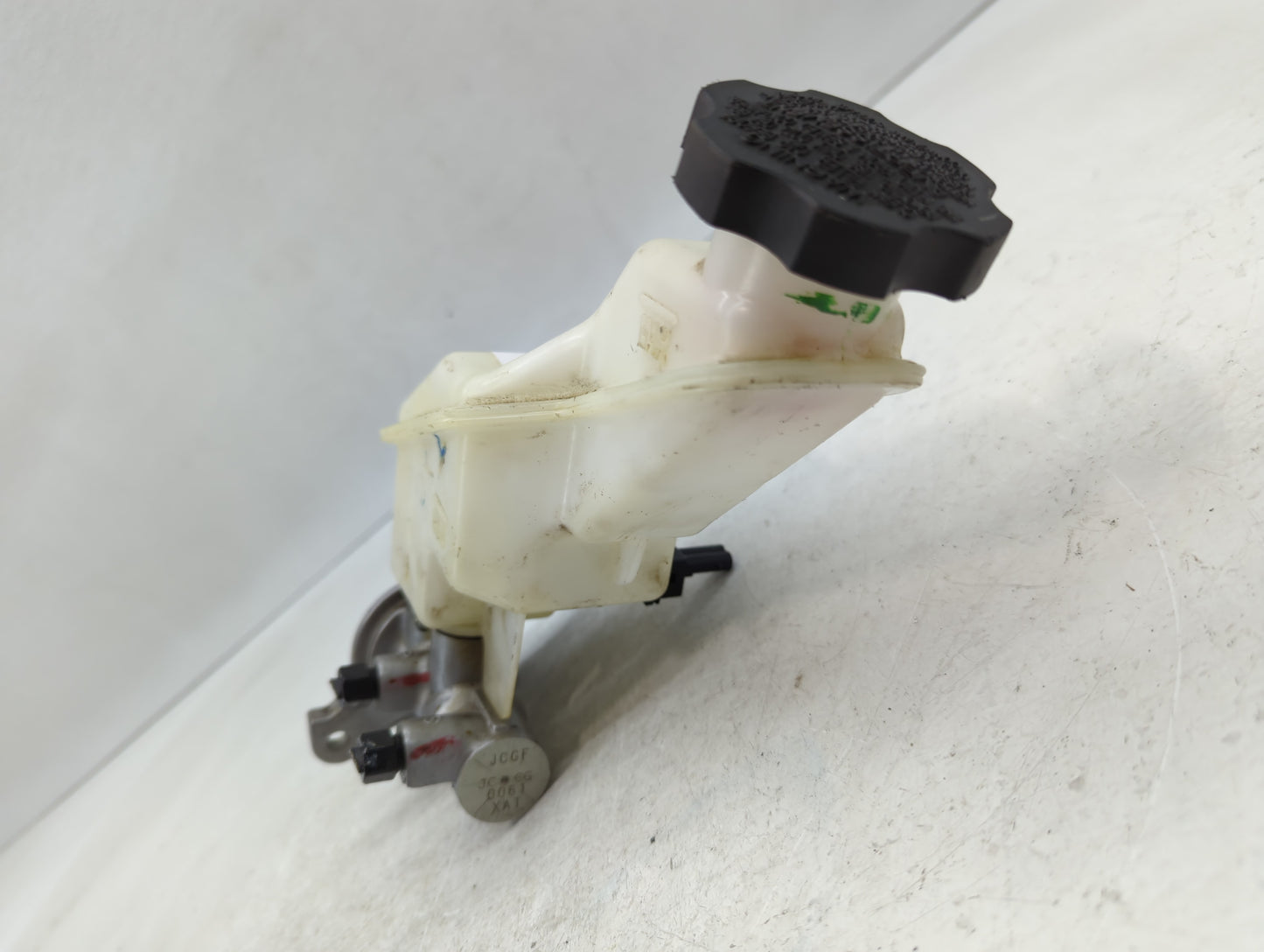 2014-2015 Kia Sorento Brake Master Cylinder - Oemusedautoparts1.com