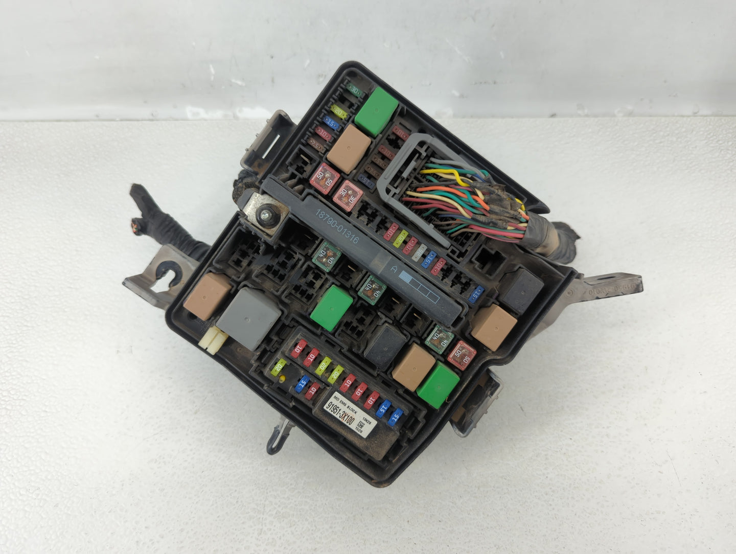 2014-2015 Kia Sorento Fusebox Fuse Box Panel Relay Module P/N:91941-2P520 Fits Fits 2014 2015 OEM Used Auto Parts - Oemuseda