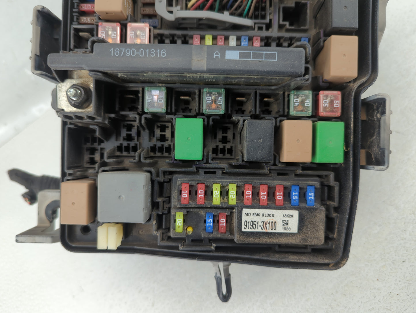 2014-2015 Kia Sorento Fusebox Fuse Box Panel Relay Module P/N:91941-2P520 Fits Fits 2014 2015 OEM Used Auto Parts - Oemuseda