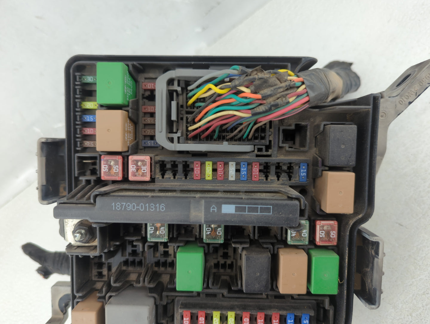 2014-2015 Kia Sorento Fusebox Fuse Box Panel Relay Module P/N:91941-2P520 Fits Fits 2014 2015 OEM Used Auto Parts - Oemuseda