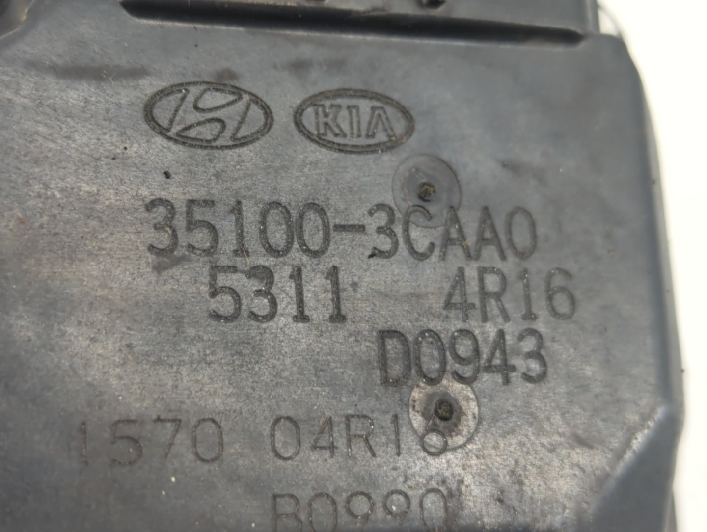 2014-2018 Kia Sorento Throttle Body P/N:35100-3CAA0 Fits Fits 2012 2013 2014 2015 2016 2017 2018 OEM Used Auto Parts - Oemus