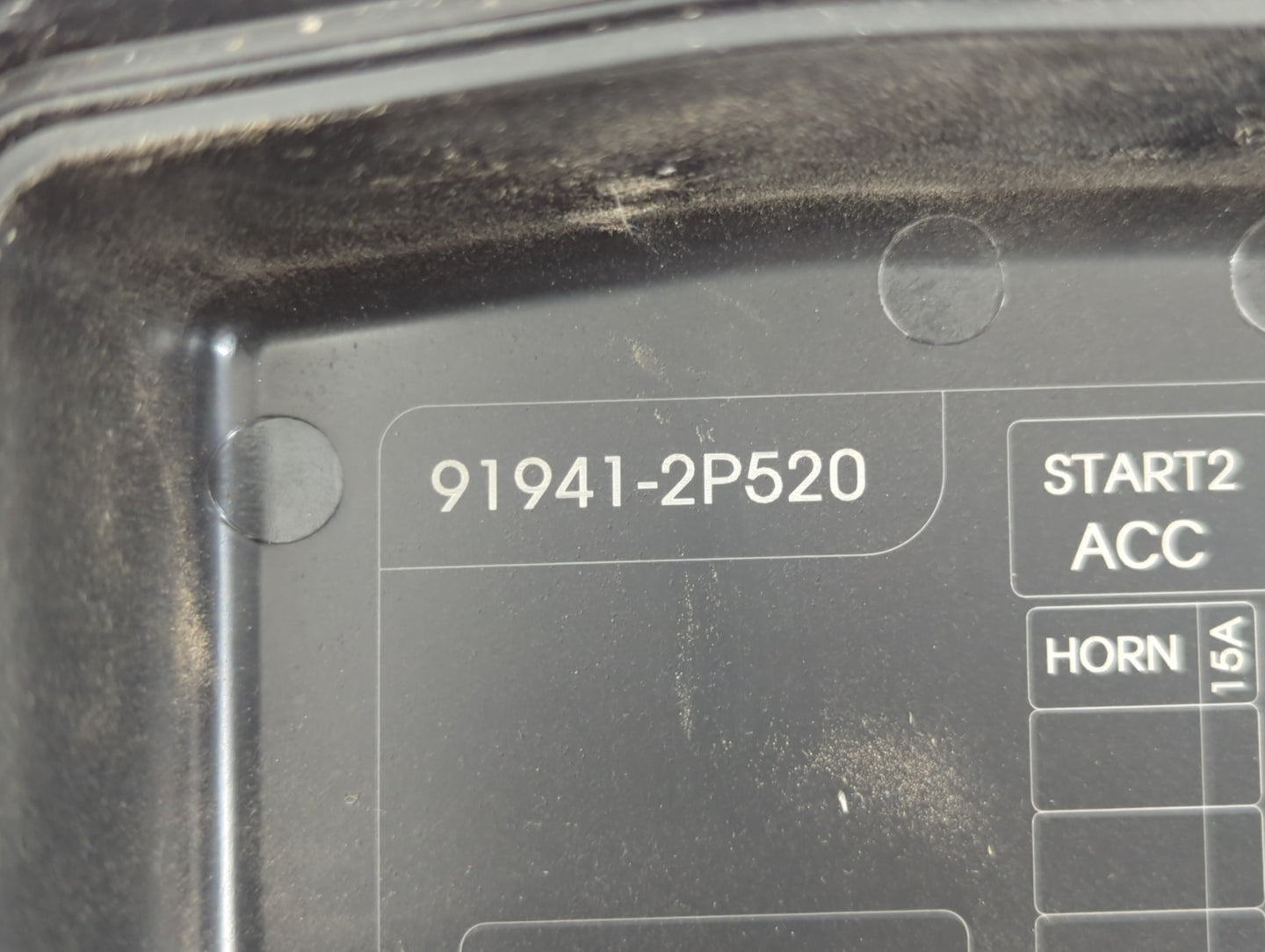 2014-2015 Kia Sorento Fusebox Fuse Box Panel Relay Module P/N:91941-2P520 Fits Fits 2014 2015 OEM Used Auto Parts - Oemuseda