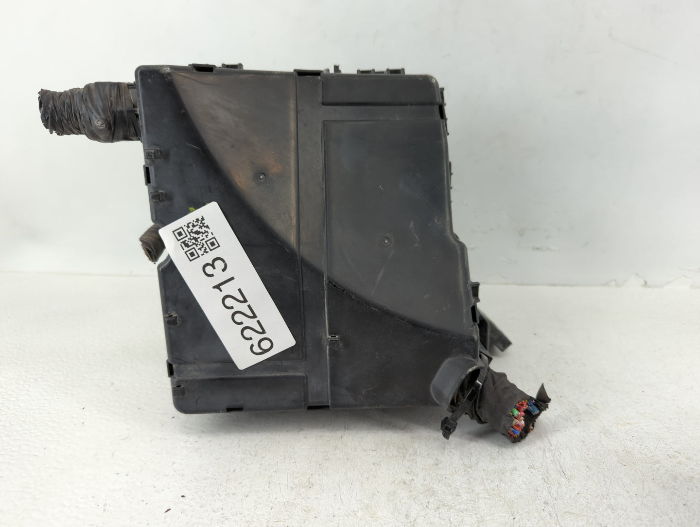 2014-2015 Kia Sorento Fusebox Fuse Box Panel Relay Module P/N:91941-2P520 Fits Fits 2014 2015 OEM Used Auto Parts - Oemuseda