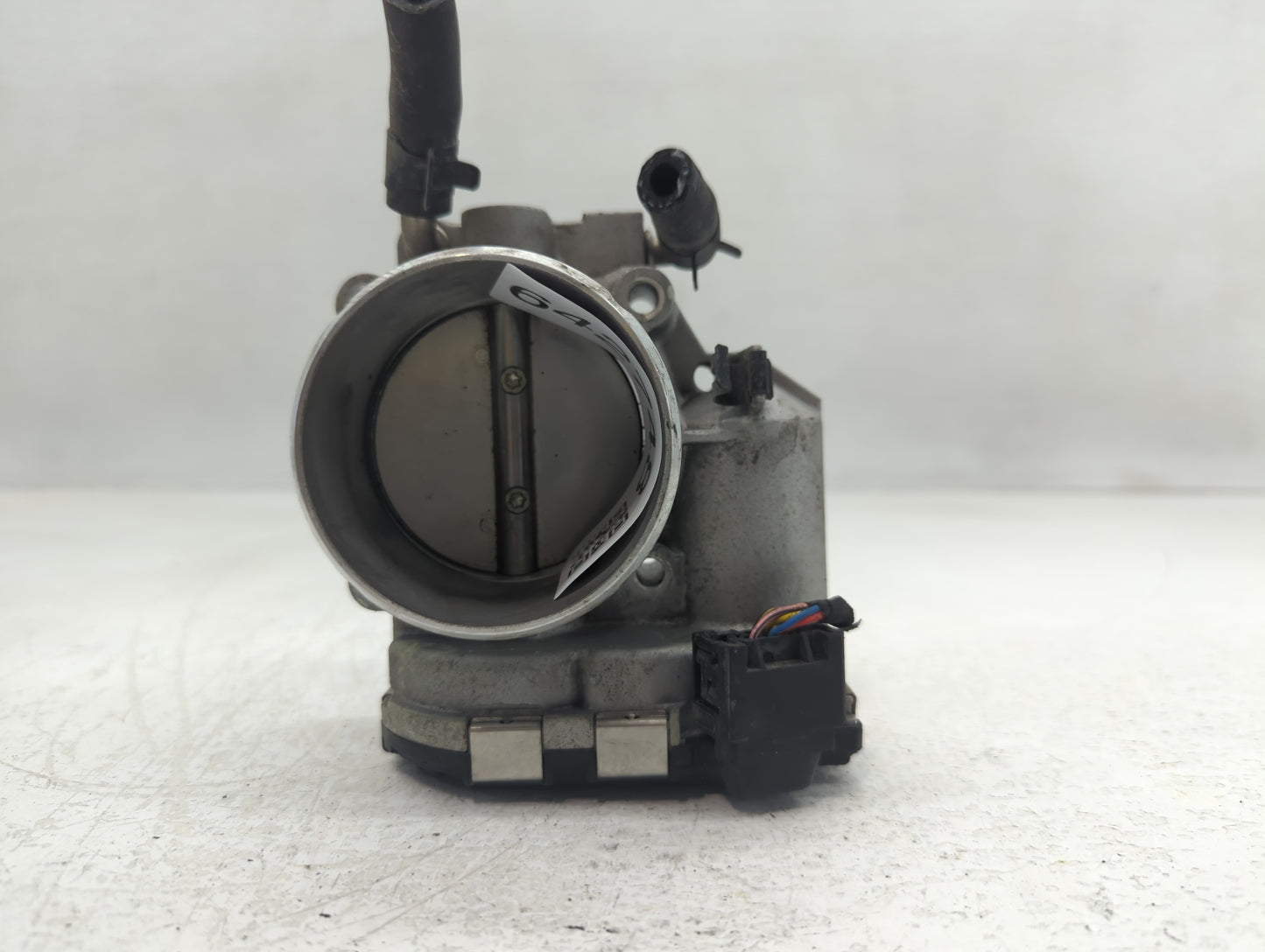 2012-2015 Kia Sorento Throttle Body P/N:35100-2G700 Fits Fits 2011 2012 2013 2014 2015 2016 OEM Used Auto Parts - Oemusedaut