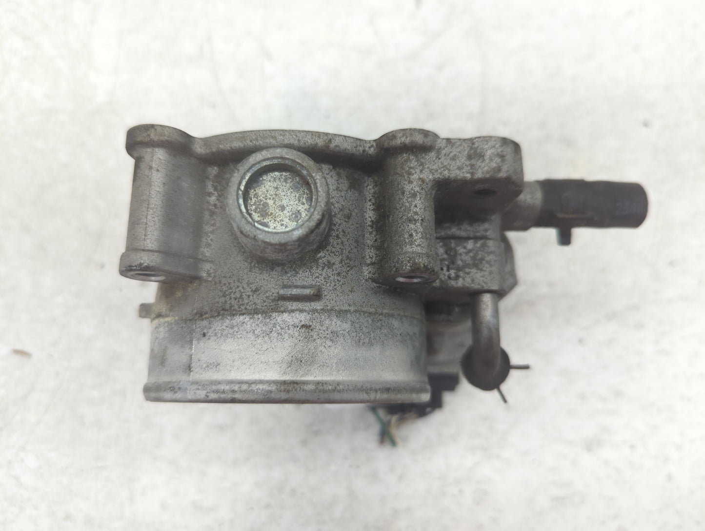 2014-2018 Kia Sorento Throttle Body P/N:35100-3CAA0 Fits Fits 2012 2013 2014 2015 2016 2017 2018 OEM Used Auto Parts - Oemus