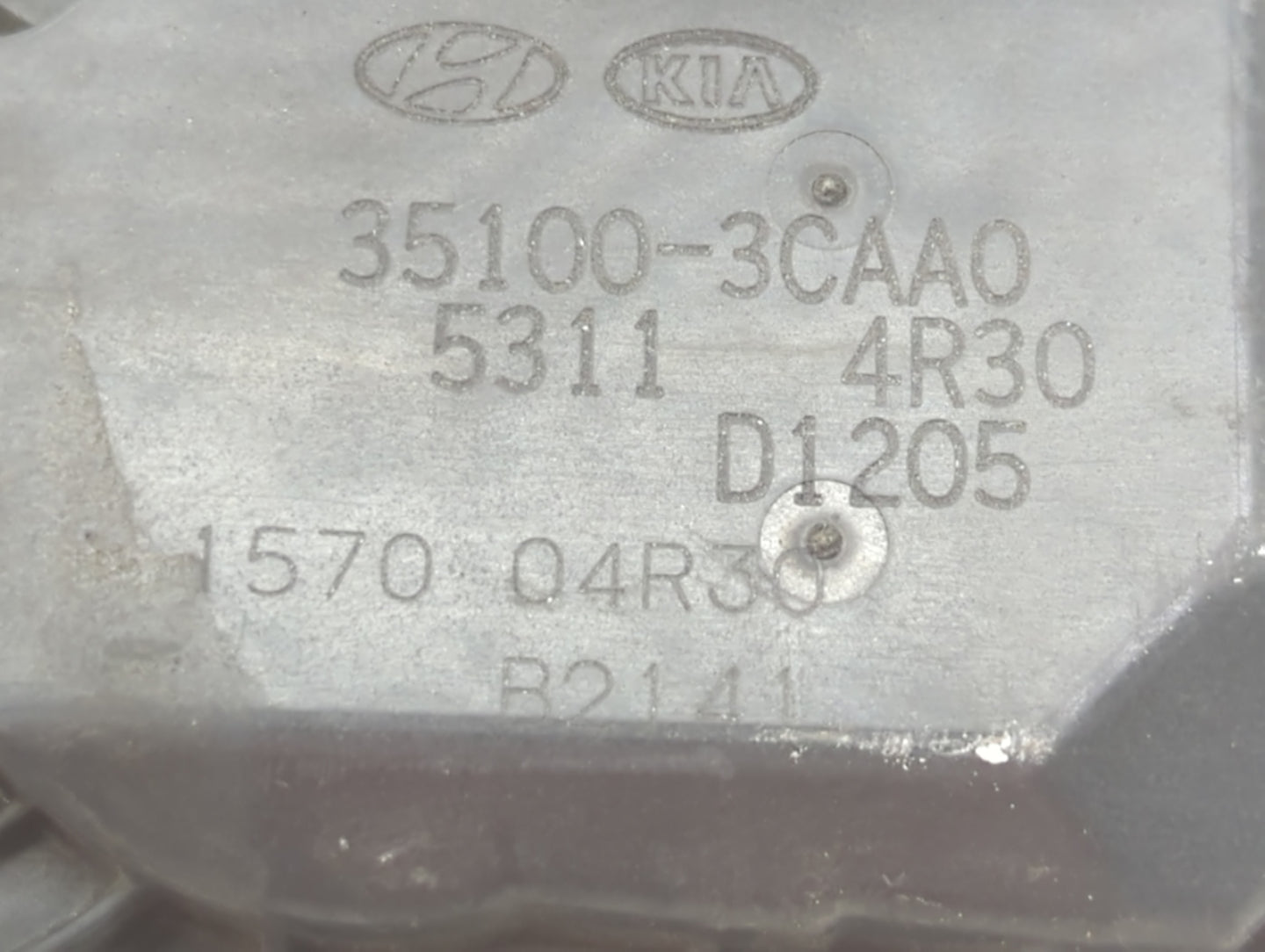2014-2018 Kia Sorento Throttle Body P/N:35100-3CAA0 Fits Fits 2012 2013 2014 2015 2016 2017 2018 OEM Used Auto Parts - Oemus