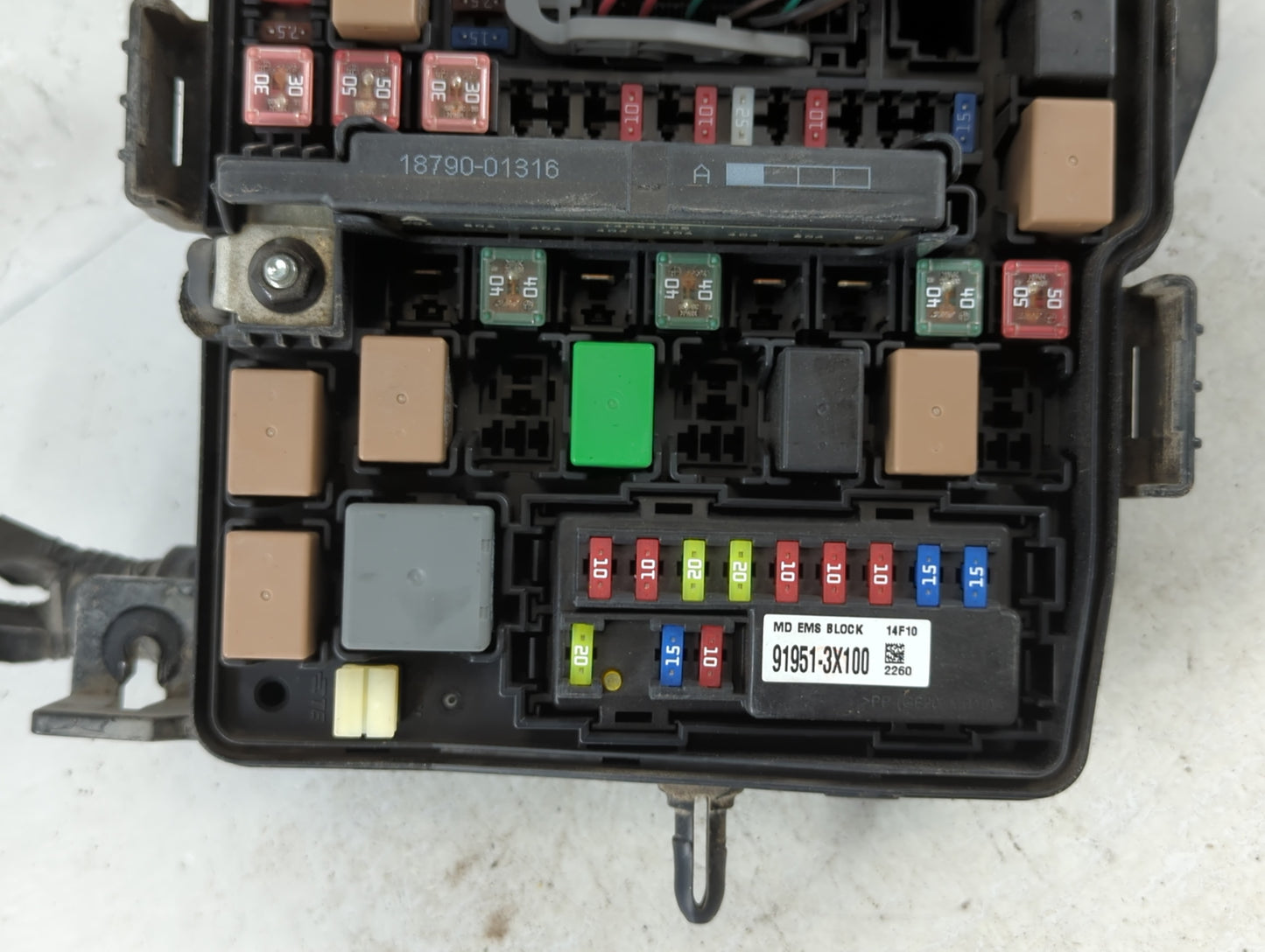 2014-2015 Kia Sorento Fusebox Fuse Box Panel Relay Module P/N:91941-2P520 Fits Fits 2014 2015 OEM Used Auto Parts - Oemuseda