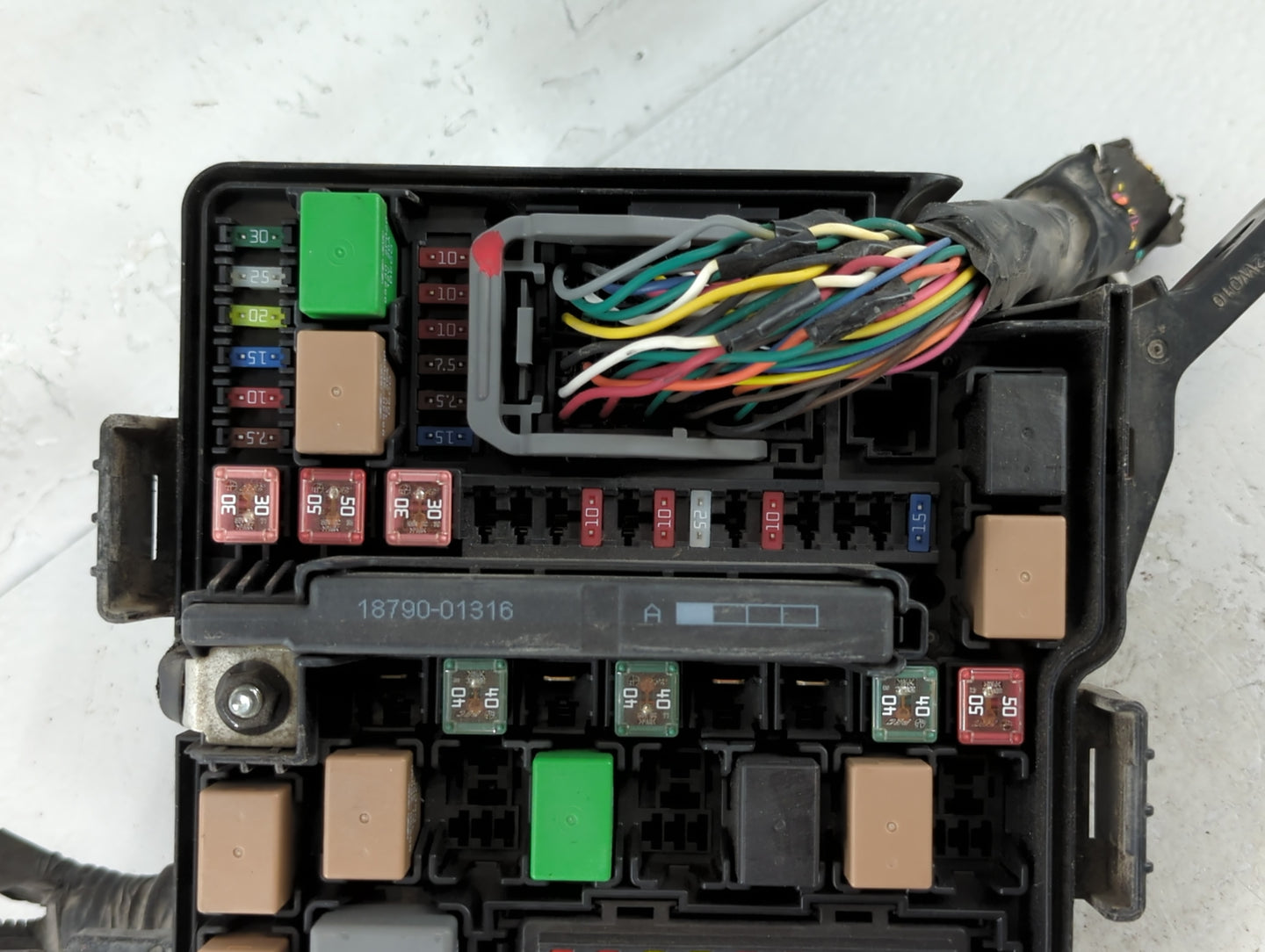 2014-2015 Kia Sorento Fusebox Fuse Box Panel Relay Module P/N:91941-2P520 Fits Fits 2014 2015 OEM Used Auto Parts - Oemuseda