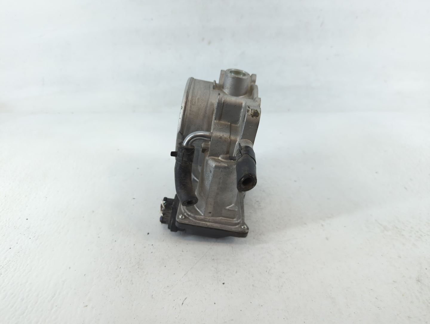 2014-2018 Kia Sorento Throttle Body P/N:35100-3CAA0 Fits Fits 2012 2013 2014 2015 2016 2017 2018 OEM Used Auto Parts - Oemus