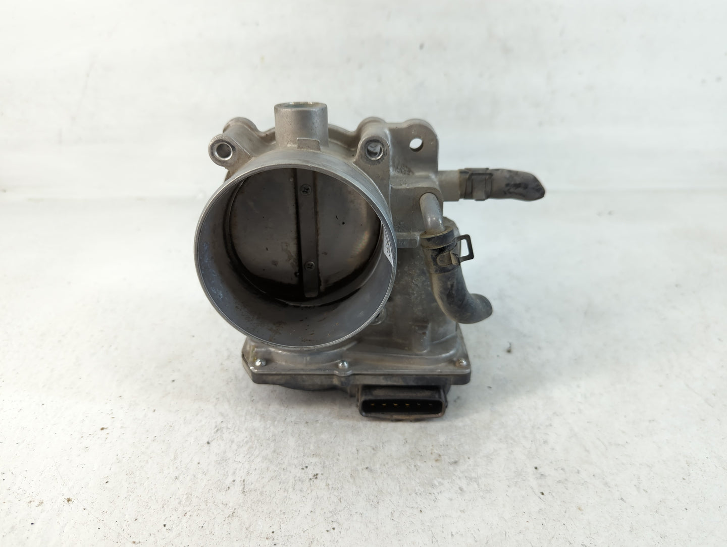 2014-2018 Kia Sorento Throttle Body P/N:35100-36AA0 Fits Fits 2012 2013 2014 2015 2016 2017 2018 OEM Used Auto Parts - Oemus