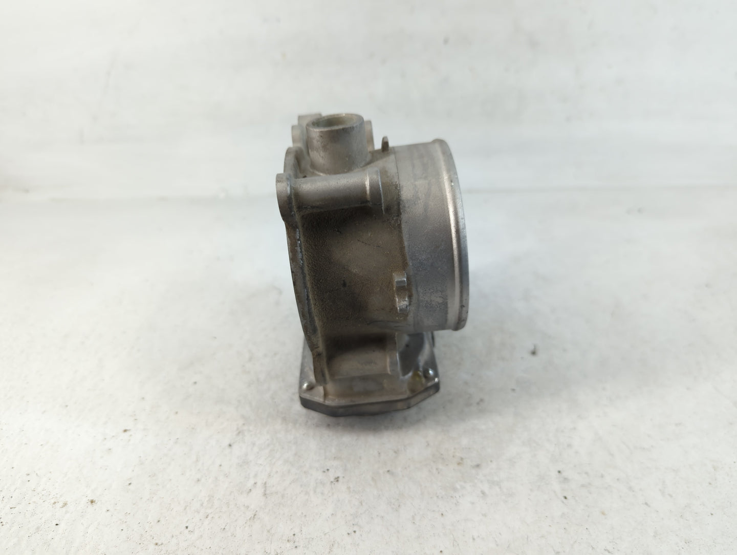 2014-2018 Kia Sorento Throttle Body P/N:35100-36AA0 Fits Fits 2012 2013 2014 2015 2016 2017 2018 OEM Used Auto Parts - Oemus