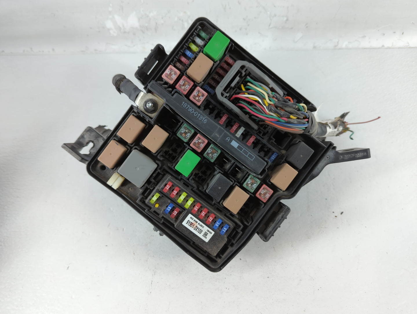 2014-2015 Kia Sorento Fusebox Fuse Box Panel Relay Module P/N:91941-2P520 Fits Fits 2014 2015 OEM Used Auto Parts - Oemuseda