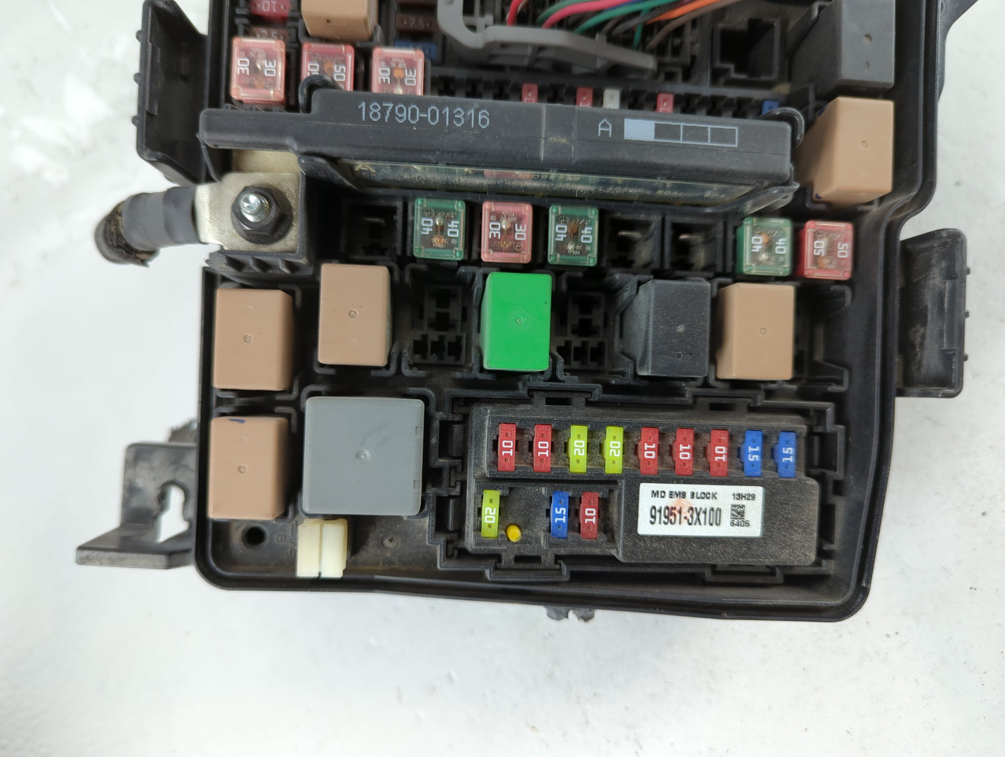 2014-2015 Kia Sorento Fusebox Fuse Box Panel Relay Module P/N:91941-2P520 Fits Fits 2014 2015 OEM Used Auto Parts - Oemuseda