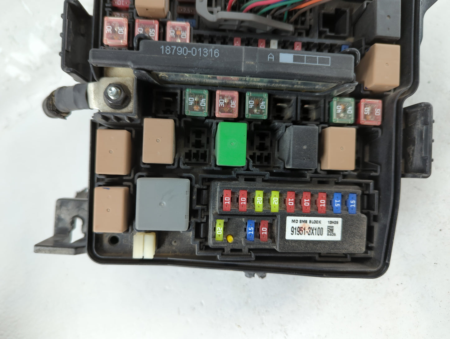 2014-2015 Kia Sorento Fusebox Fuse Box Panel Relay Module P/N:91941-2P520 Fits Fits 2014 2015 OEM Used Auto Parts - Oemuseda