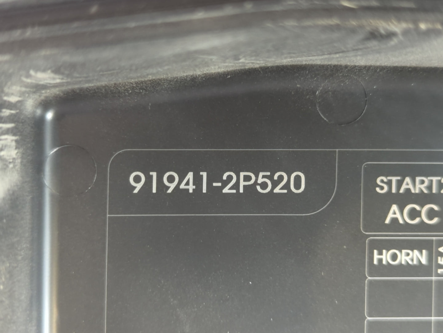 2014-2015 Kia Sorento Fusebox Fuse Box Panel Relay Module P/N:91941-2P520 Fits Fits 2014 2015 OEM Used Auto Parts - Oemuseda