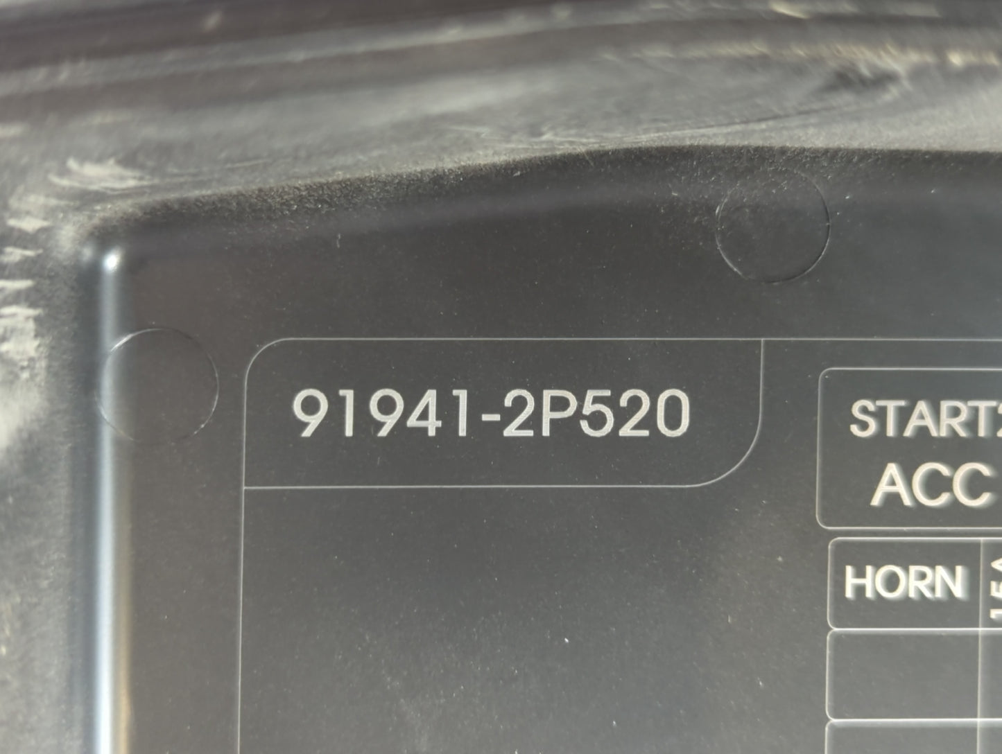 2014-2015 Kia Sorento Fusebox Fuse Box Panel Relay Module P/N:91941-2P520 Fits Fits 2014 2015 OEM Used Auto Parts - Oemuseda