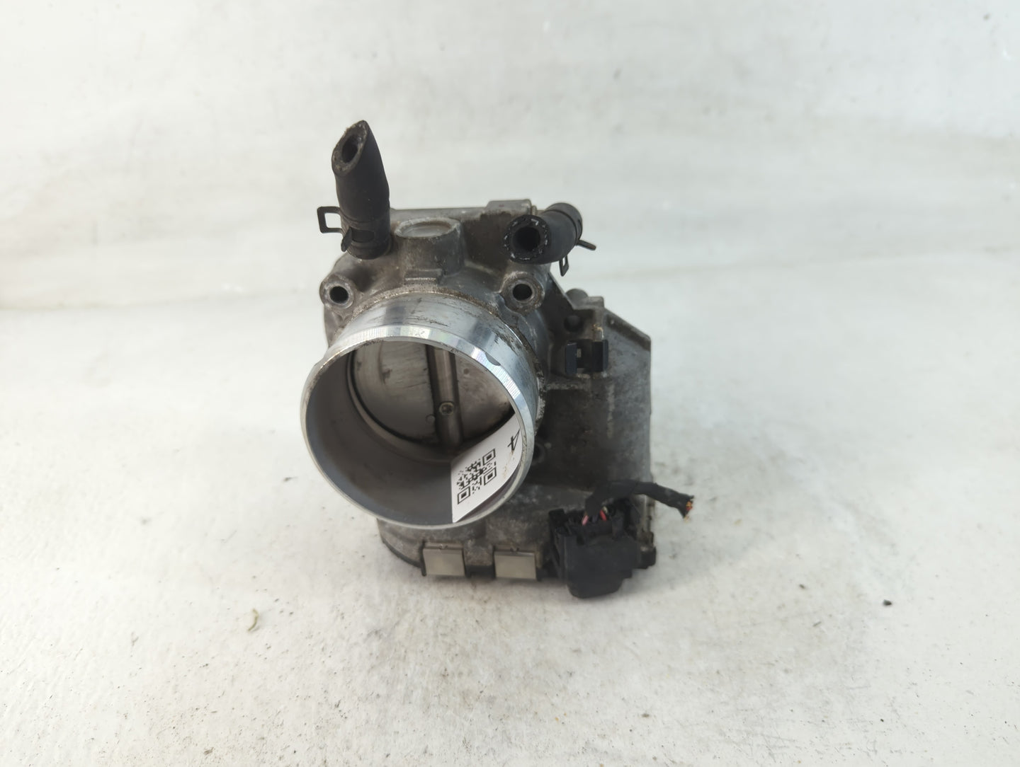 2012-2015 Kia Sorento Throttle Body P/N:35100-2G700 Fits Fits 2011 2012 2013 2014 2015 2016 OEM Used Auto Parts - Oemusedaut