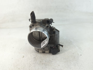2012-2015 Kia Sorento Throttle Body P/N:35100-2G700 Fits Fits 2011 2012 2013 2014 2015 2016 OEM Used Auto Parts - Oemusedaut