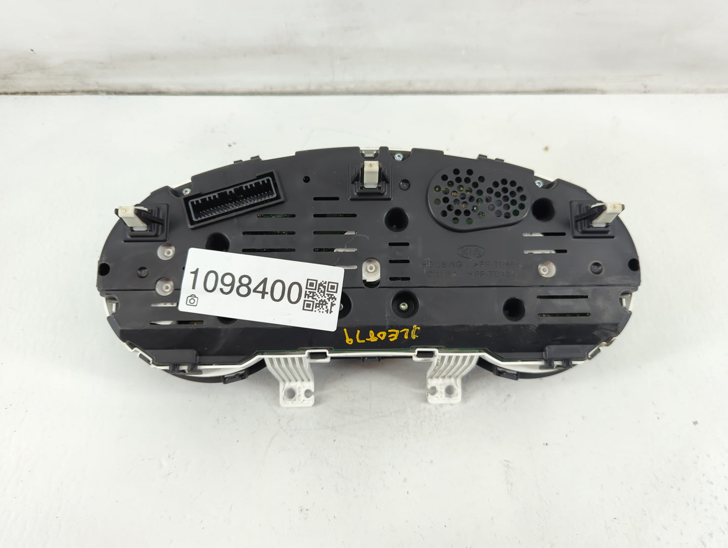 2014-2015 Kia Soul Instrument Cluster Speedometer Gauges P/N:94006-B2510 Fits Fits 2014 2015 OEM Used Auto Parts - Oemusedau