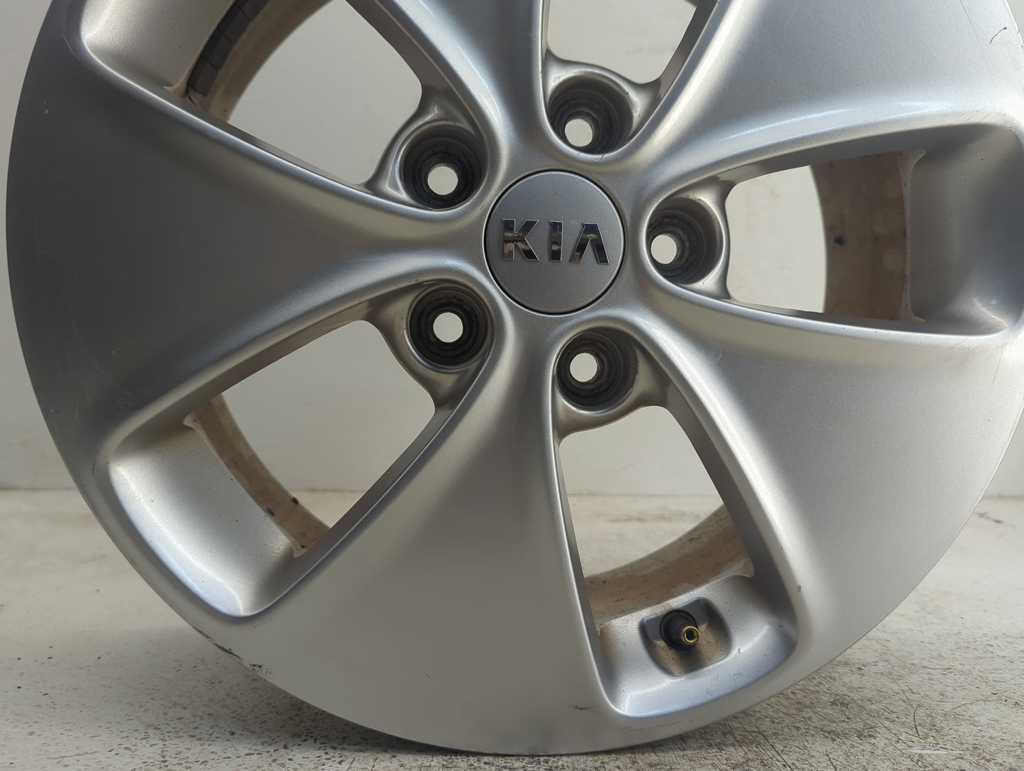 2014-2015 Kia Soul Oem Wheel Rim - Oemusedautoparts1.com