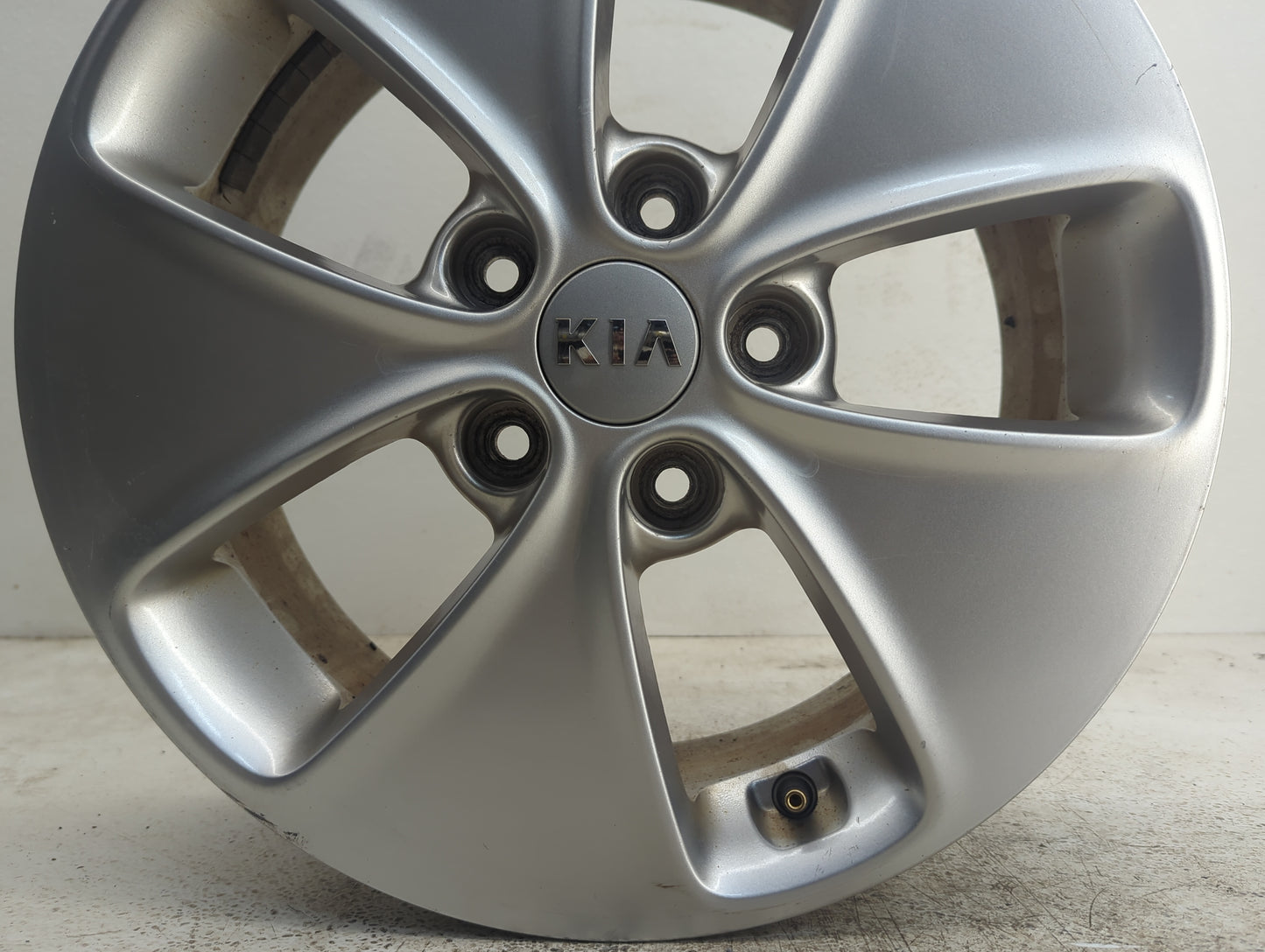 2014-2015 Kia Soul Oem Wheel Rim - Oemusedautoparts1.com