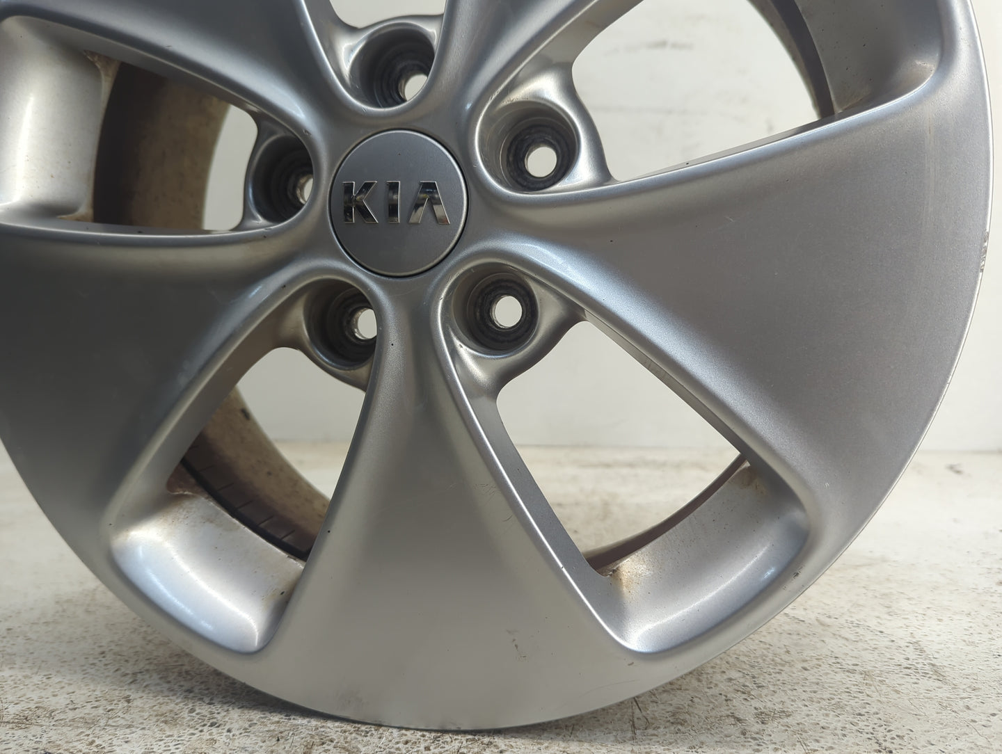 2014-2015 Kia Soul Oem Wheel Rim - Oemusedautoparts1.com