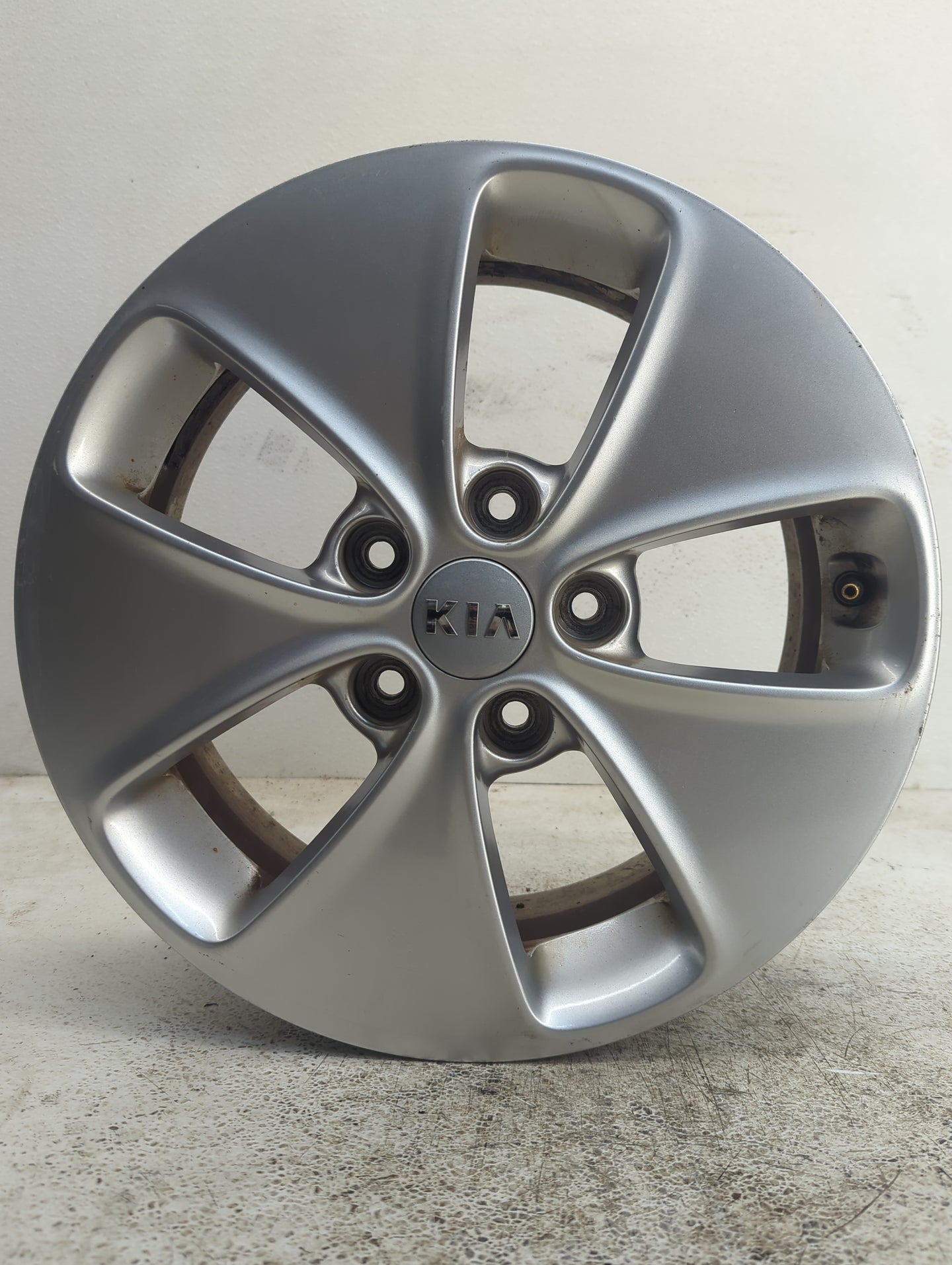2014-2015 Kia Soul Oem Wheel Rim - Oemusedautoparts1.com