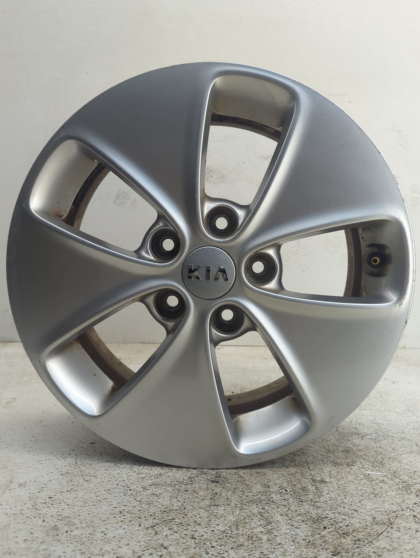 2014-2015 Kia Soul Oem Wheel Rim - Oemusedautoparts1.com