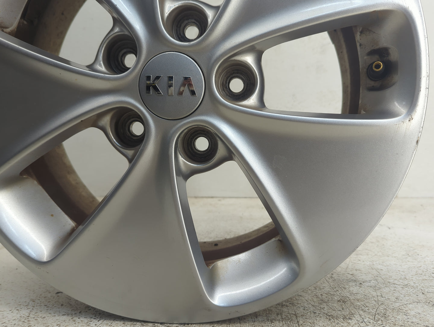 2014-2015 Kia Soul Oem Wheel Rim - Oemusedautoparts1.com