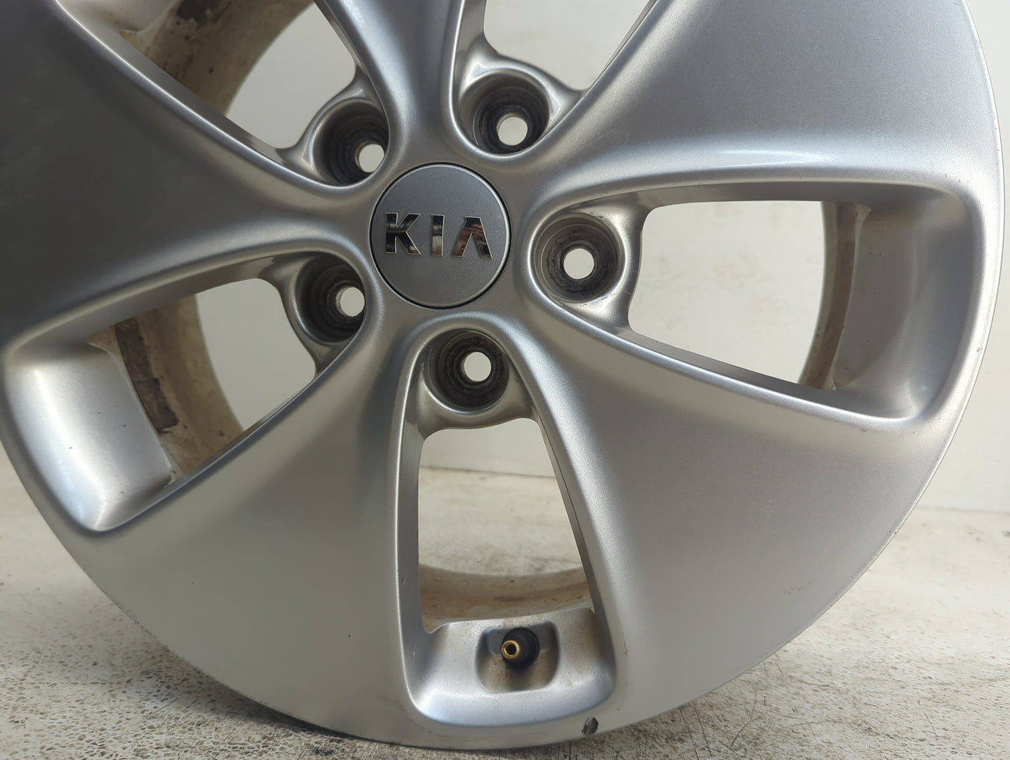 2014-2015 Kia Soul Oem Wheel Rim - Oemusedautoparts1.com