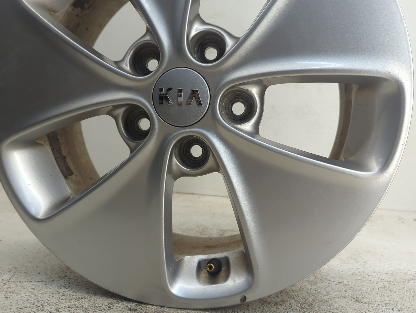 2014-2015 Kia Soul Oem Wheel Rim - Oemusedautoparts1.com