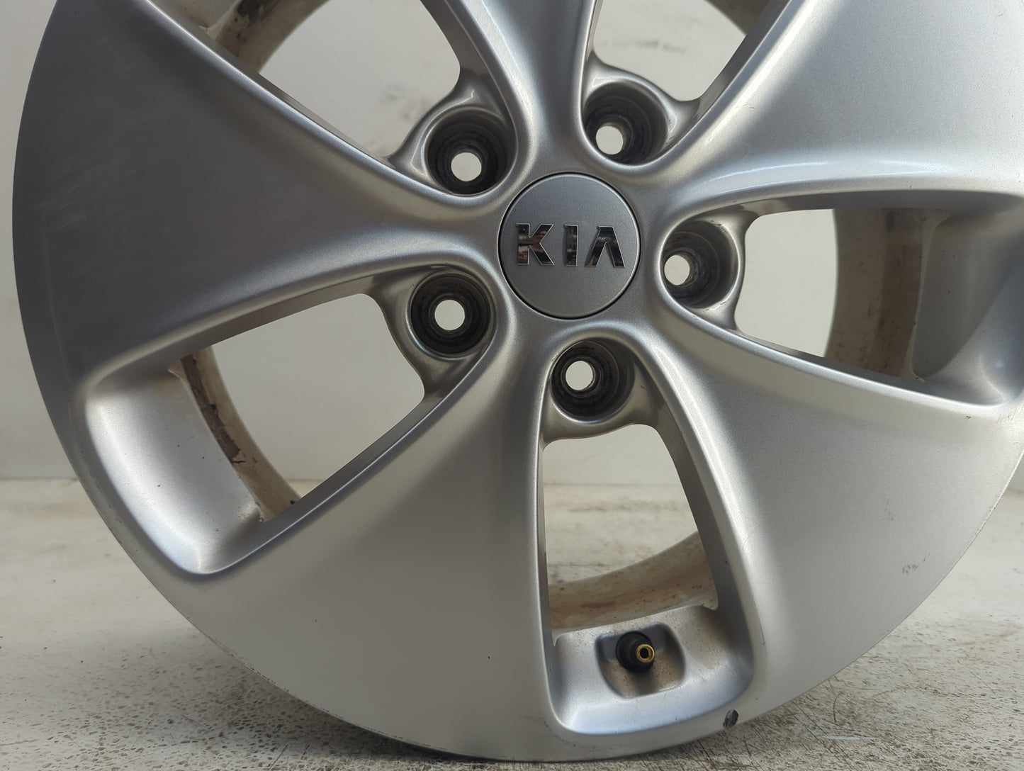 2014-2015 Kia Soul Oem Wheel Rim - Oemusedautoparts1.com