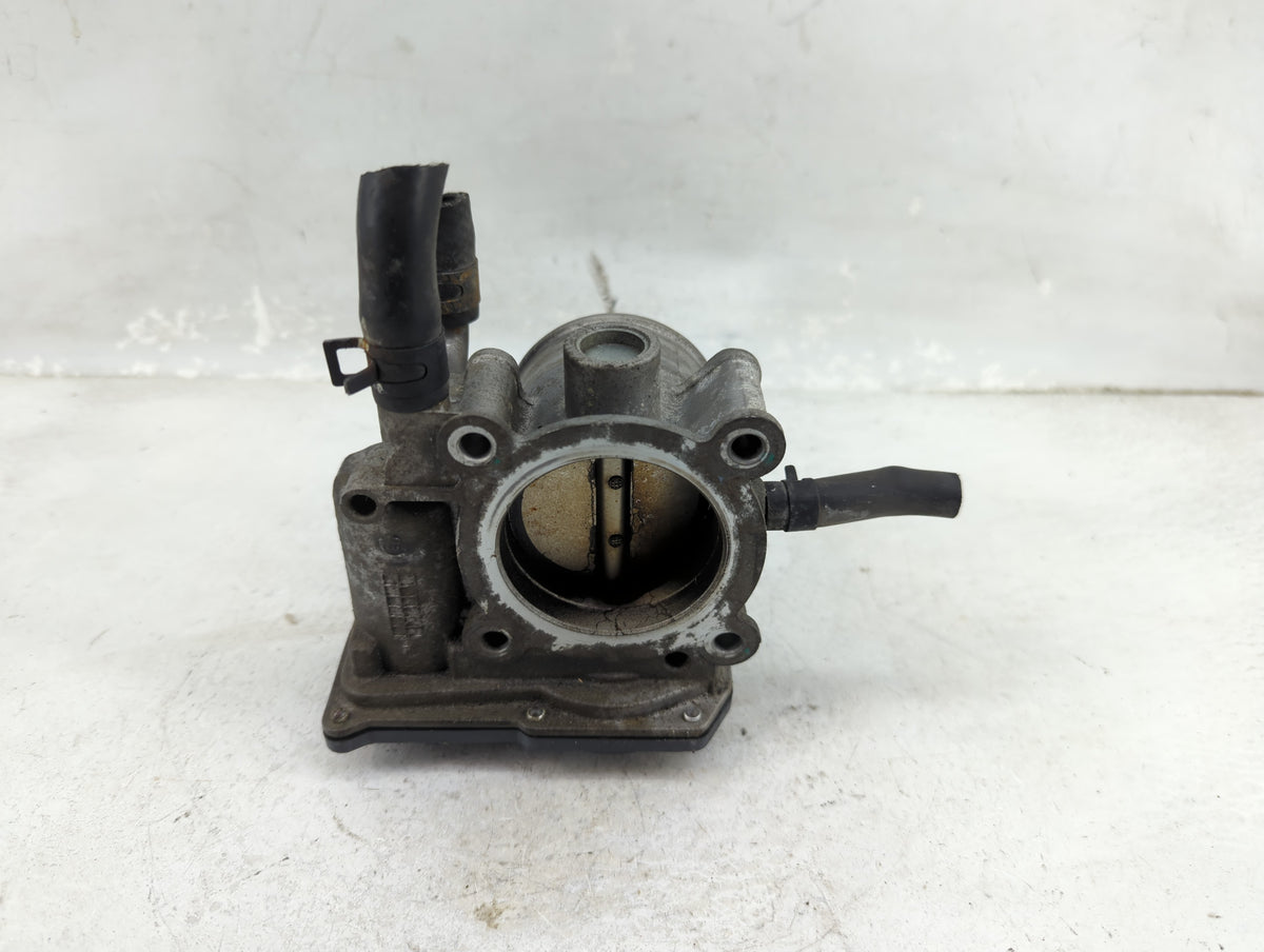 2012-2019 Kia Soul Throttle Body P/N:35100-2B300 Fits Fits 2012 2013 2014 2015 2016 2017 2018 2019 OEM Used Auto Parts - Oem
