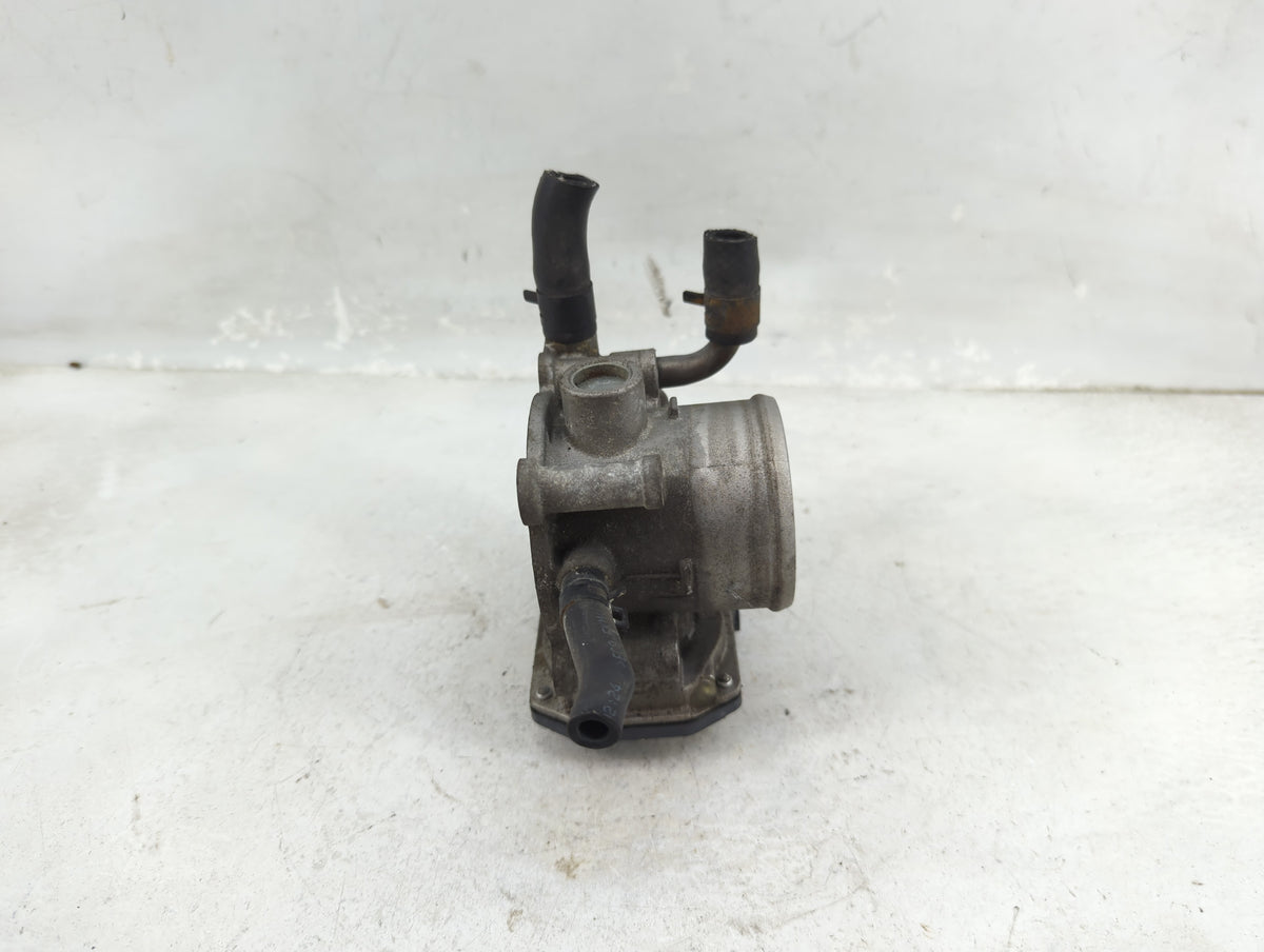 2012-2019 Kia Soul Throttle Body P/N:35100-2B300 Fits Fits 2012 2013 2014 2015 2016 2017 2018 2019 OEM Used Auto Parts - Oem