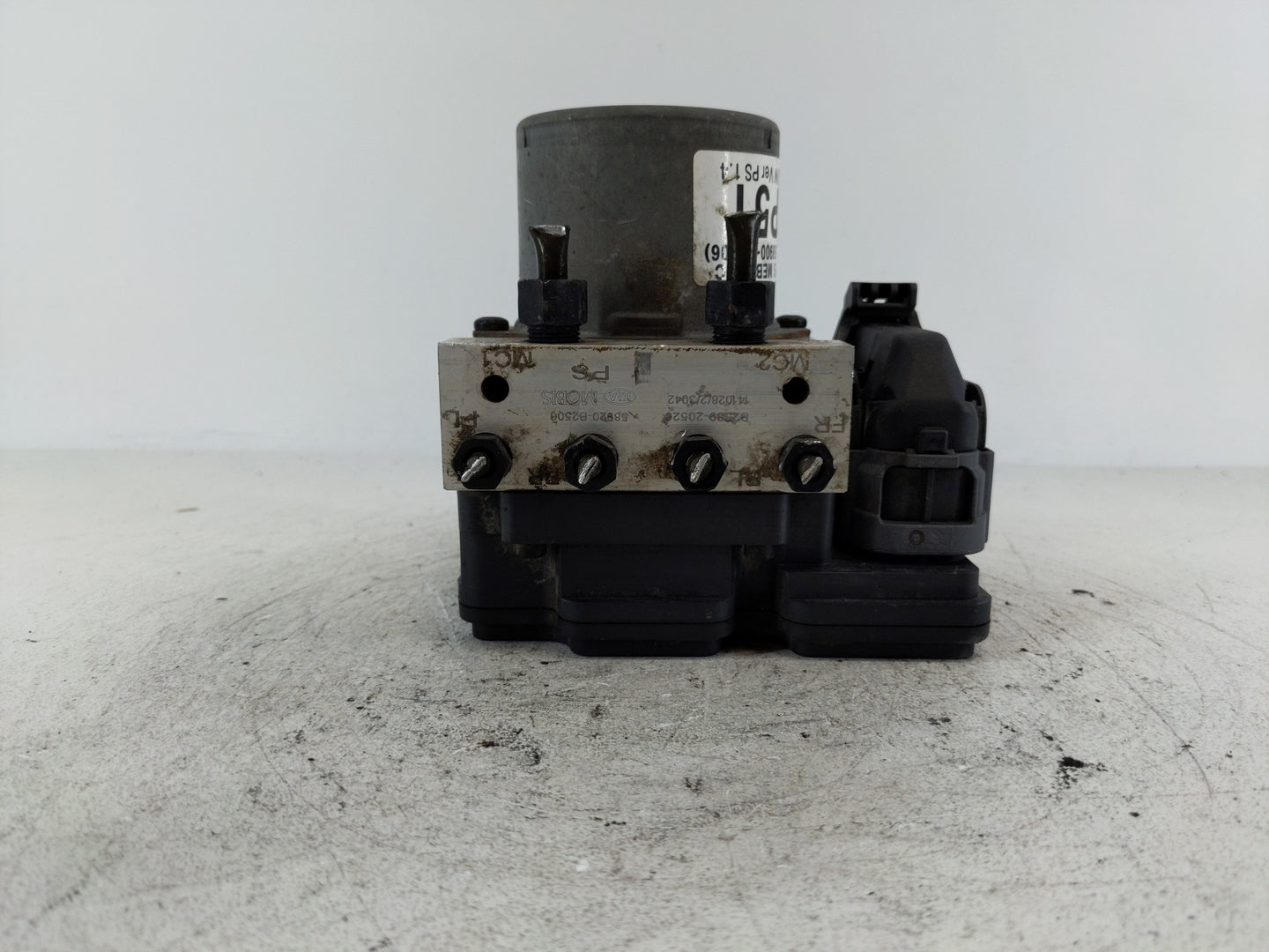 2014-2015 Kia Soul ABS Pump Control Module Replacement P/N:58900-B2506 Fits Fits 2014 2015 OEM Used Auto Parts - Oemusedauto