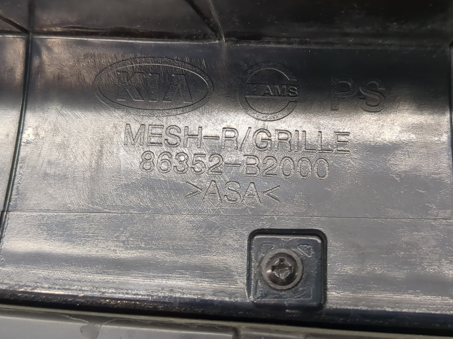 2015 Kia Soul Front Grille Bumper Not Included - Oemusedautoparts1.com