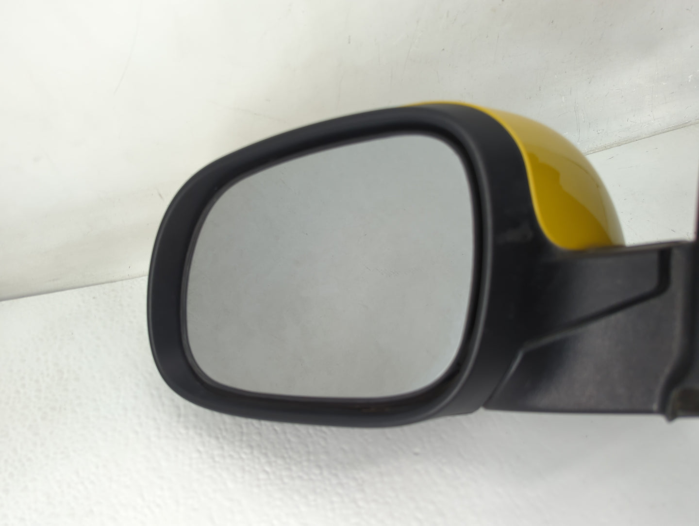 2014-2019 Kia Soul Driver Side View Mirror - Left Door Mirror OEM Used - Oemusedautoparts1.com