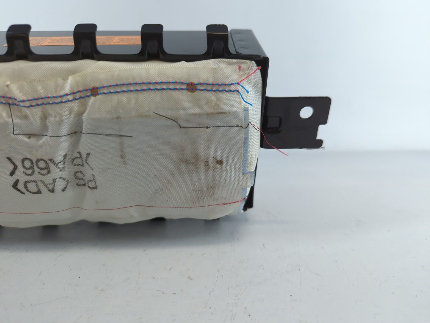 2014-2019 Kia Soul Air Bag Passenger Right Dashboard OEM P/N:84530B2500 Fits Fits 2014 2015 2016 2017 2018 2019 OEM Used Aut