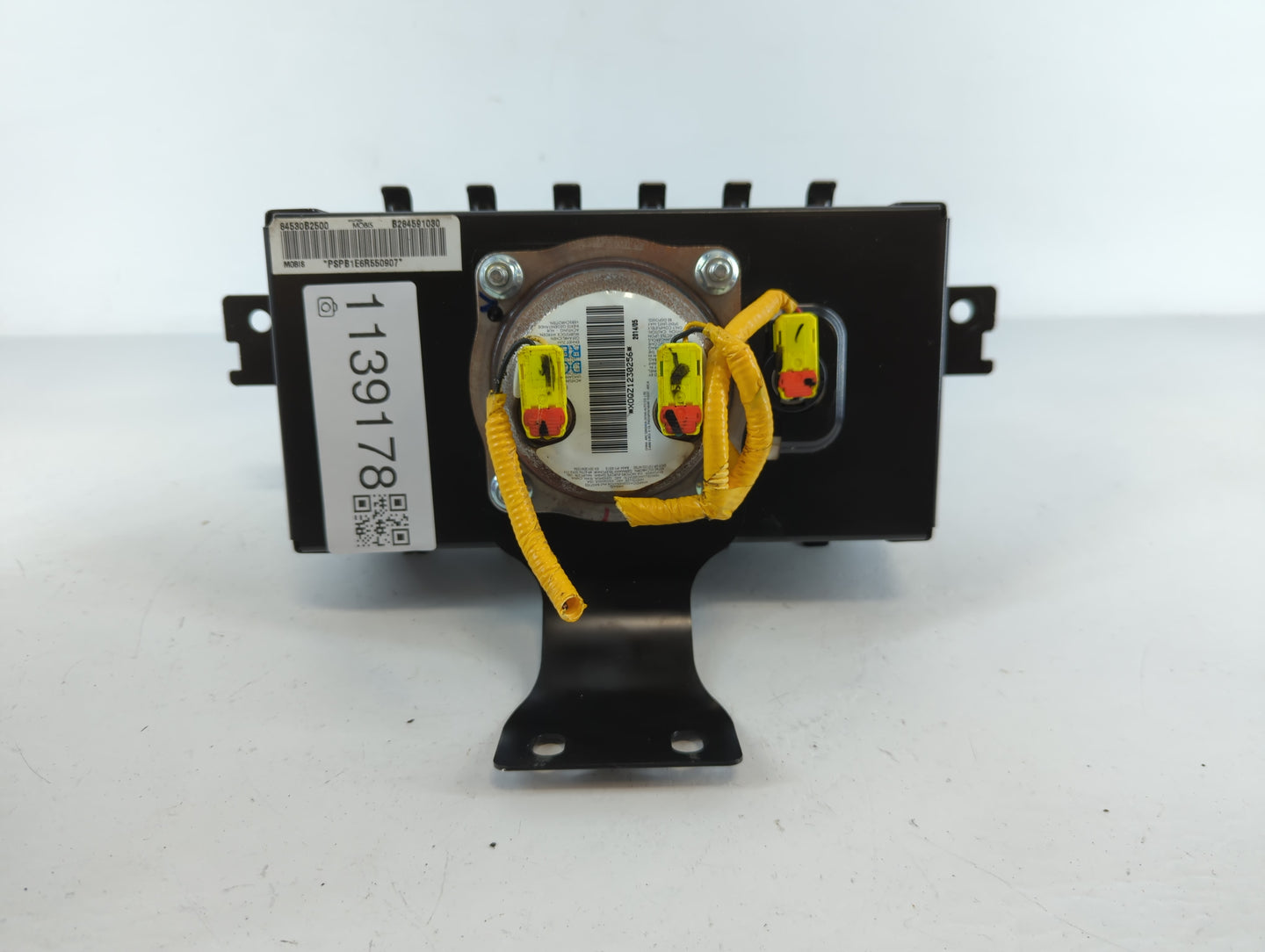2014-2019 Kia Soul Air Bag Passenger Right Dashboard OEM P/N:84530B2500 Fits Fits 2014 2015 2016 2017 2018 2019 OEM Used Aut