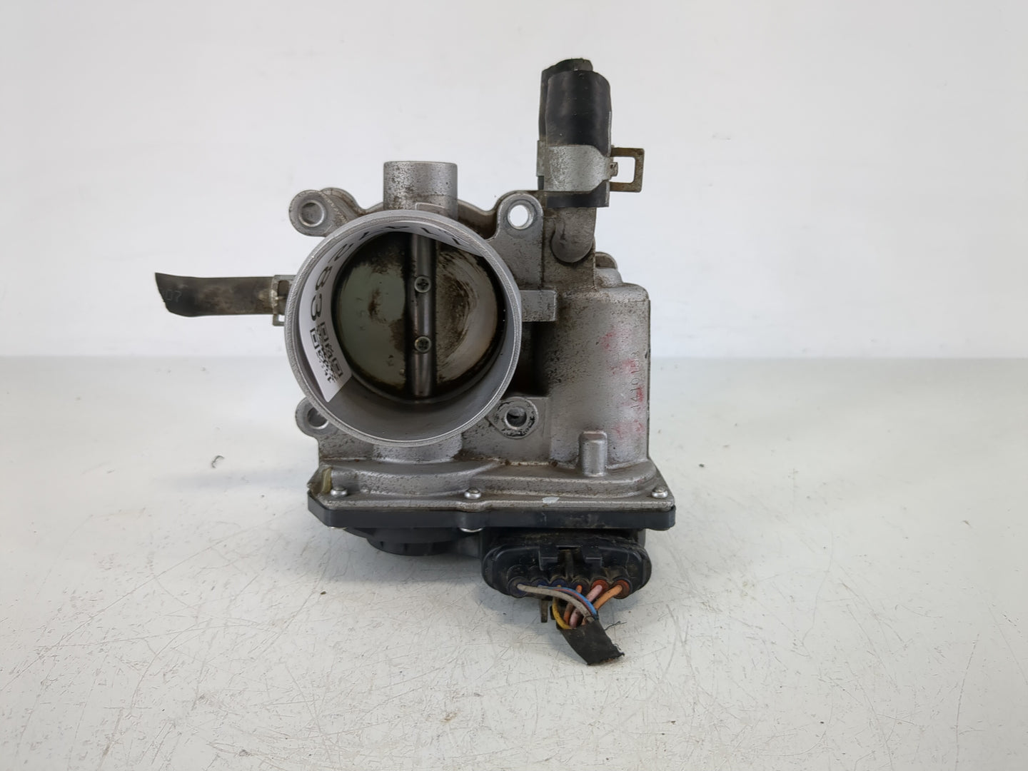2012-2019 Kia Soul Throttle Body P/N:35100-2B300 Fits Fits 2012 2013 2014 2015 2016 2017 2018 2019 OEM Used Auto Parts - Oem